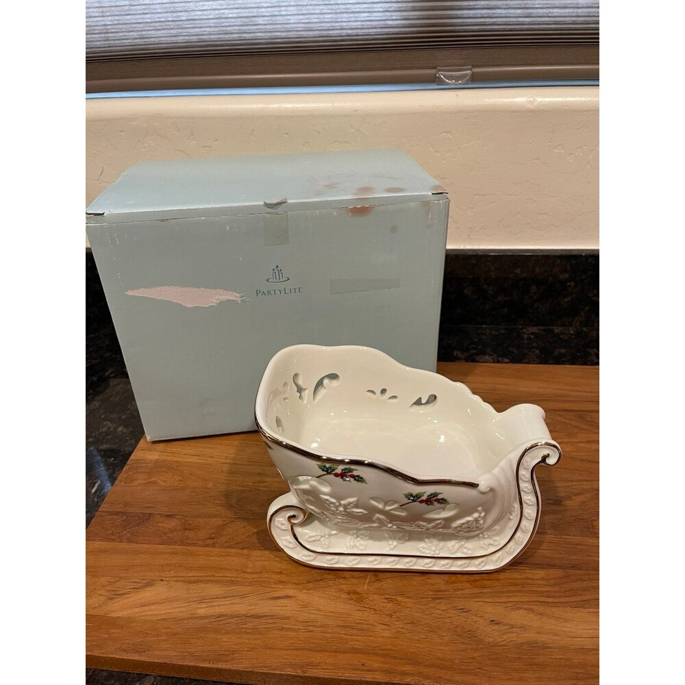 PartyLite Holly Leaf Sleigh Candle Holder